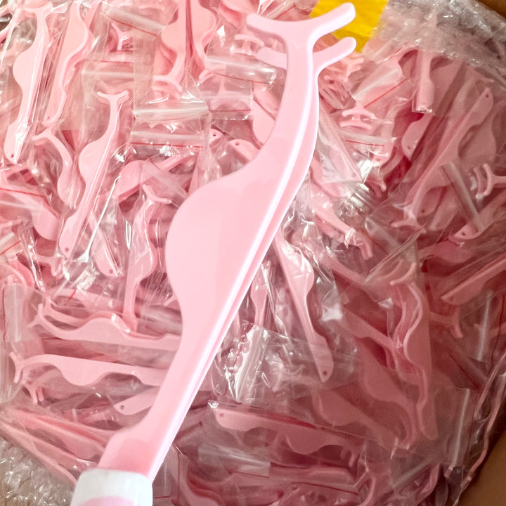 1 x pink Lash Applicator