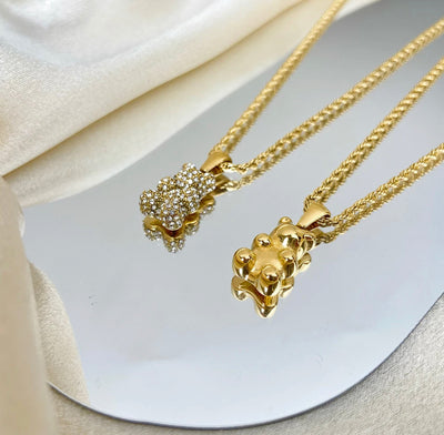 Little bear pendant necklace plain gold design
