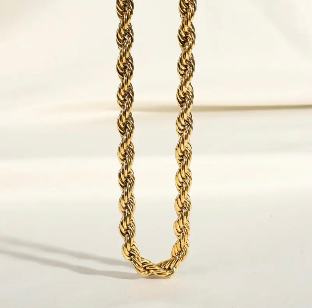 Anara Chunky rope detail necklace